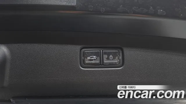 Genesis GV70 — Фото автомобиля 24