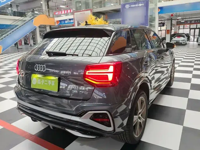 Audi Q2L — Фото автомобиля 6