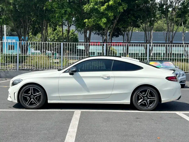Mercedes-Benz C-Class — Фото автомобиля 4