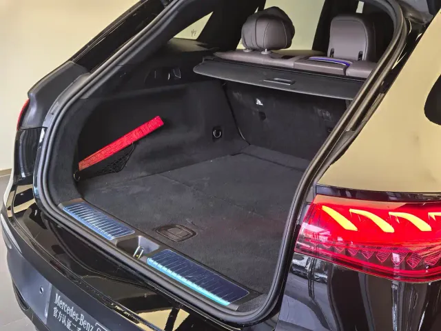 Mercedes-Benz EQE SUV — Фото автомобиля 7