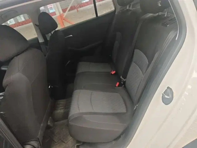Roewe i5 — Фото автомобиля 16