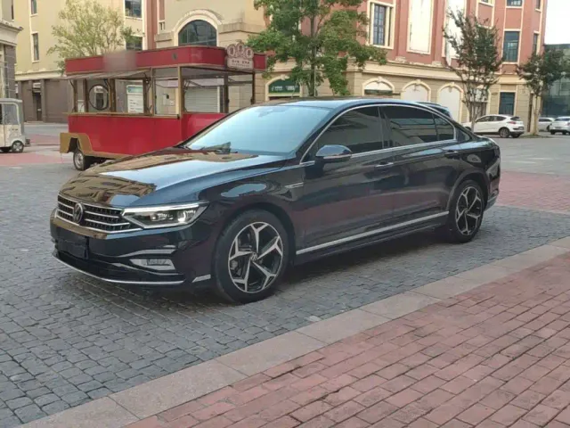 Фотография автомобиля — Volkswagen Magotan