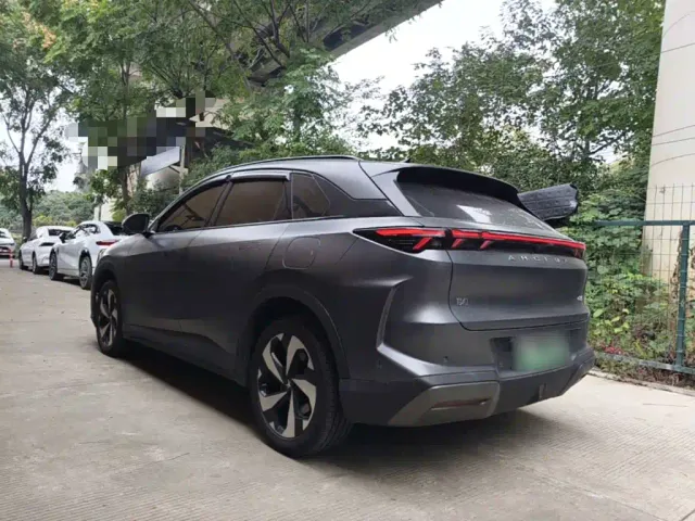 Arcfox Alpha T5 — Фото автомобиля 4