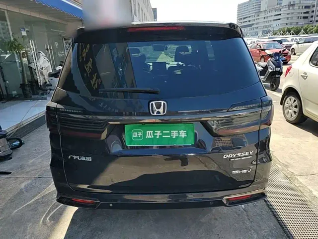 Honda Odyssey — Фото автомобиля 5