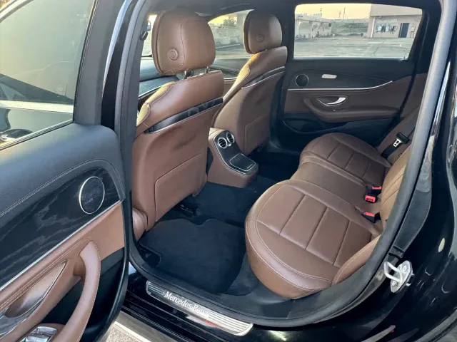 Mercedes-Benz E-Class — Фото автомобиля 11