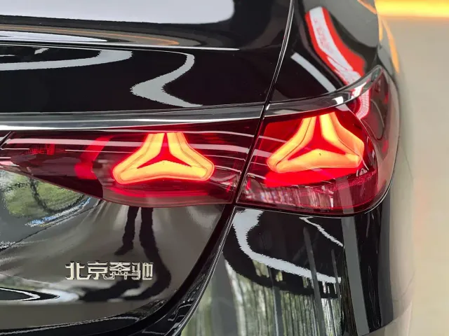 Mercedes-Benz E-Class — Фото автомобиля 17