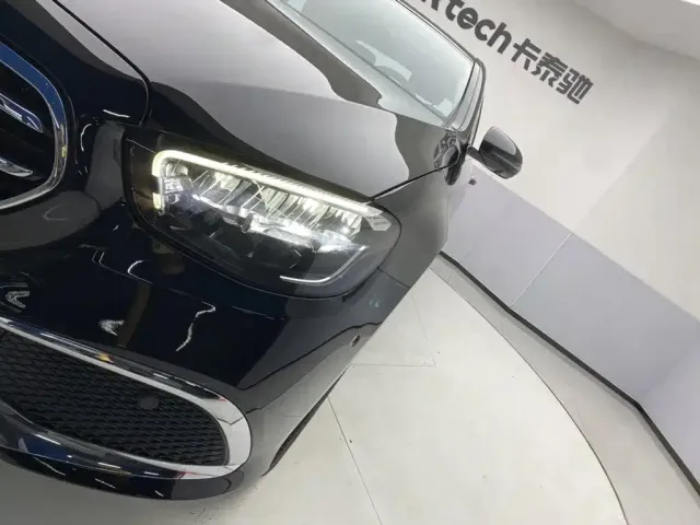 Mercedes-Benz E-Class — Фото автомобиля 9