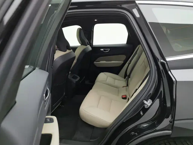 Volvo XC60 — Фото автомобиля 15