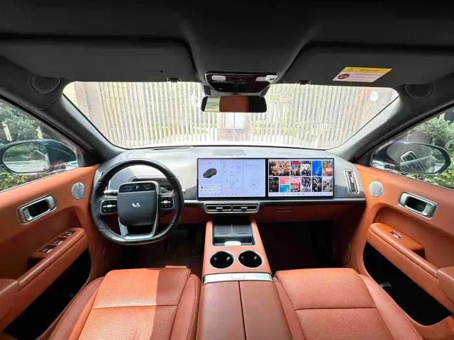 Li Auto L8 — Фото автомобиля 5