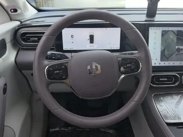 Leapmotor C11 — Фото автомобиля 15