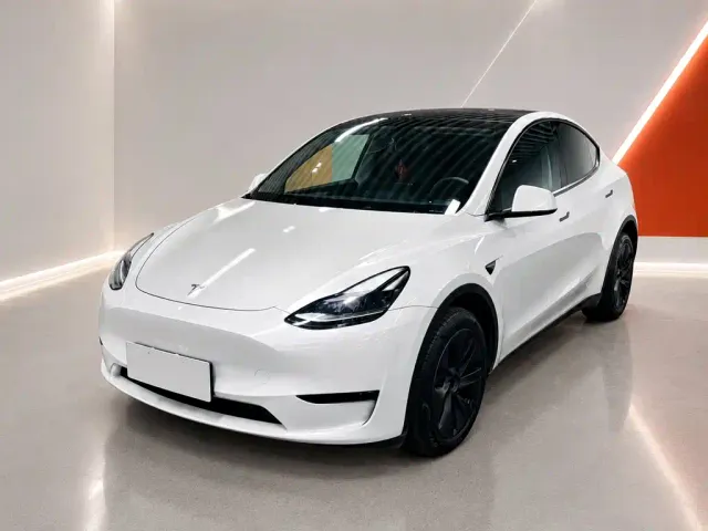 Фотография автомобиля — Tesla Model Y