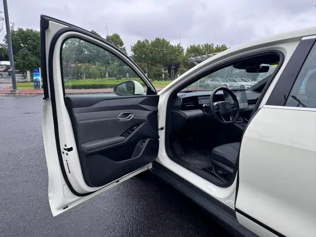 BYD Qin L — Фото автомобиля 3