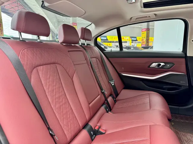 BMW 3 Series — Фото автомобиля 12