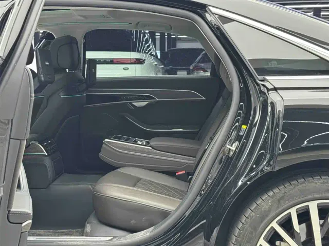 Audi A8 — Фото автомобиля 7