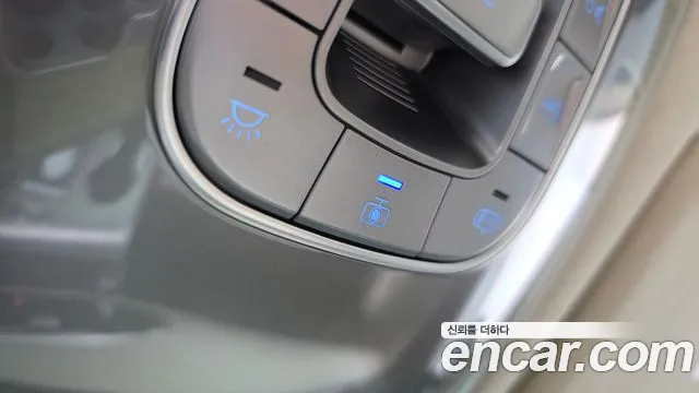 Genesis GV70 — Фото автомобиля 27