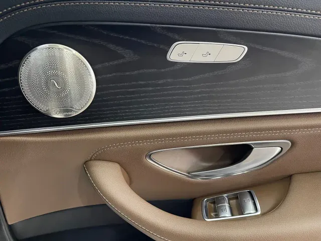 Mercedes-Benz E-Class — Фото автомобиля 13