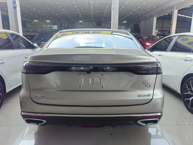 Geely Emgrand — Фото автомобиля 9