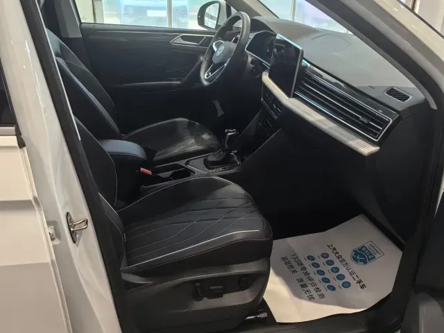 Volkswagen Tiguan L — Фото автомобиля 16