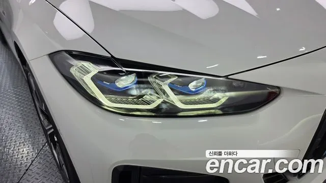 BMW i4 — Фото автомобиля 7