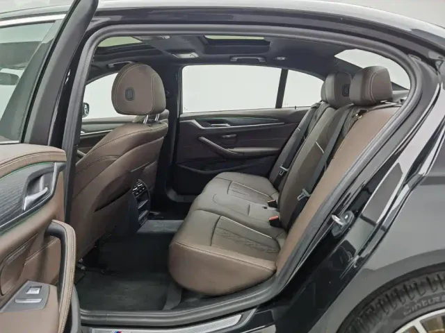 BMW 5 Series — Фото автомобиля 15