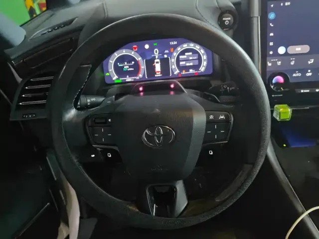 Toyota Alphard — Фото автомобиля 15