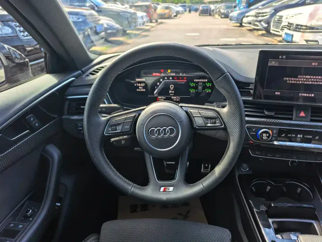 Audi A4 — Фото автомобиля 15