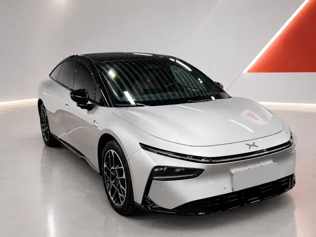 Xpeng P7+ — Фото автомобиля 3