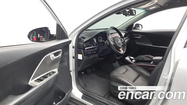 Kia Niro Niro Plus Air — Фото автомобиля 10