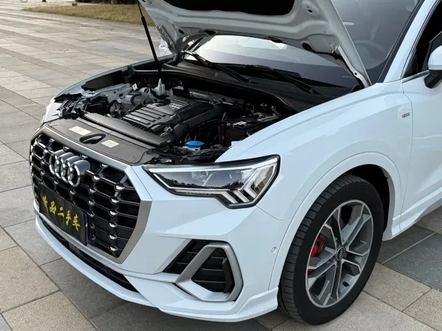 Audi Q3 — Фото автомобиля 11