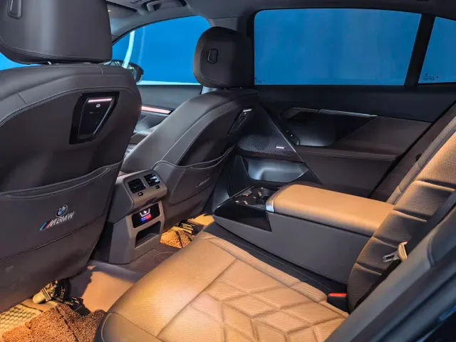 BMW 5 Series — Фото автомобиля 4