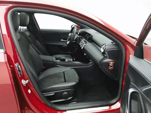Mercedes-Benz A-Class — Фото автомобиля 23