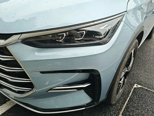 BYD Tang — Фото автомобиля 23