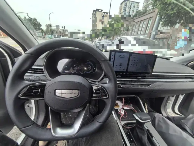 Geely Emgrand — Фото автомобиля 6