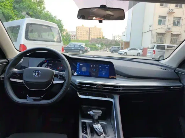 Changan CS35 Plus — Фото автомобиля 9