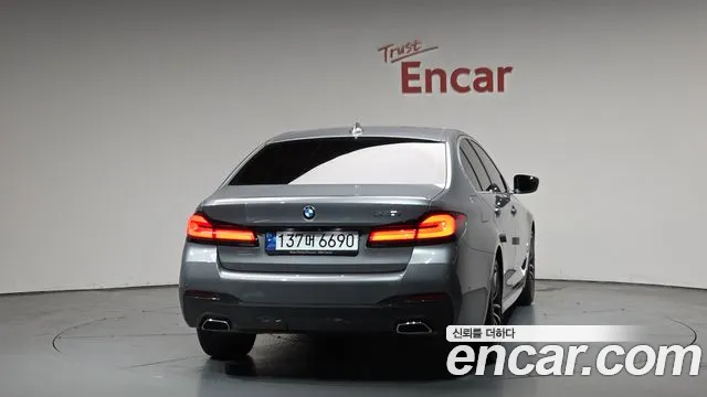 BMW 5-Series — Фото автомобиля 4