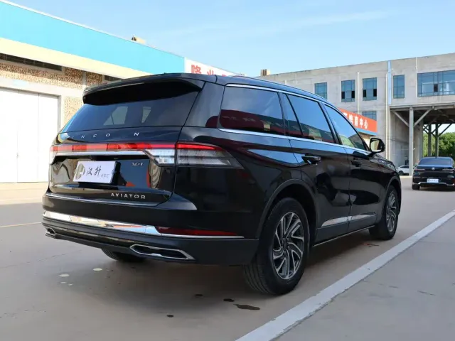 Lincoln Aviator — Фото автомобиля 11