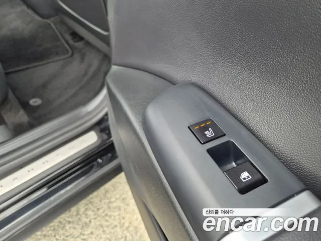 Hyundai Grandeur Grandeur (GN7) 2.5 Бензин 2WD — Фото автомобиля 14
