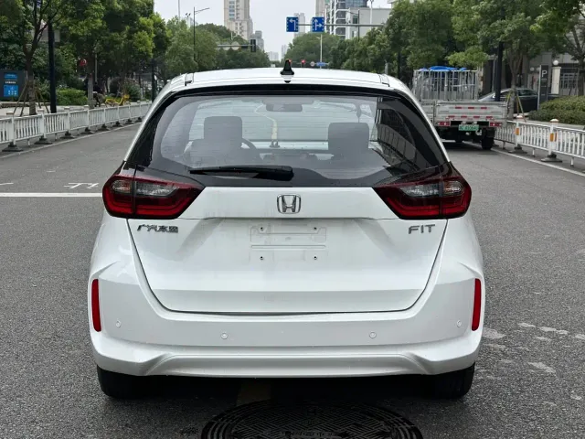 Honda Fit — Фото автомобиля 8