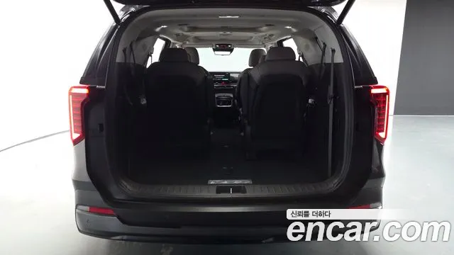 Kia Carnival Generation 4 — Фото автомобиля 20