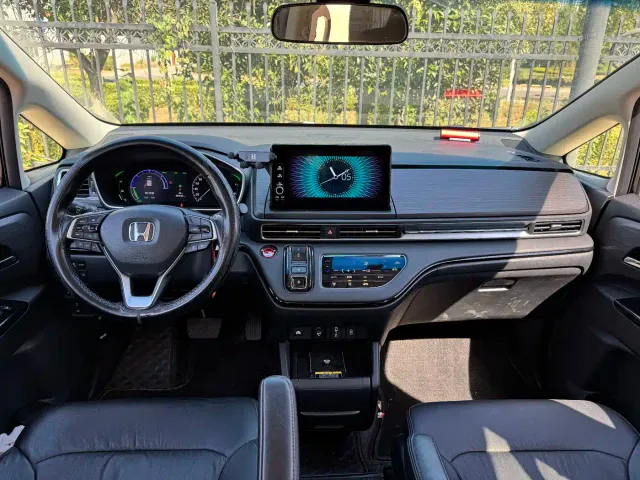 Honda Elysion — Фото автомобиля 6
