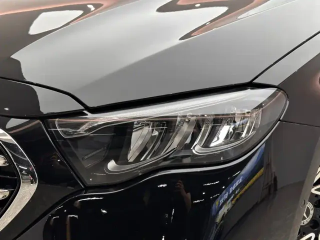 Mercedes-Benz E-Class — Фото автомобиля 18