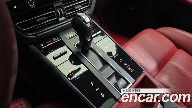 Porsche Macan — Фото автомобиля 9