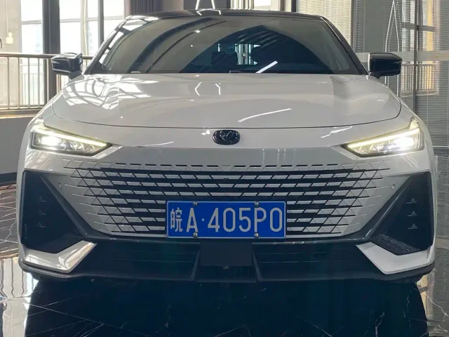 Changan UNI-V — Фото автомобиля 2