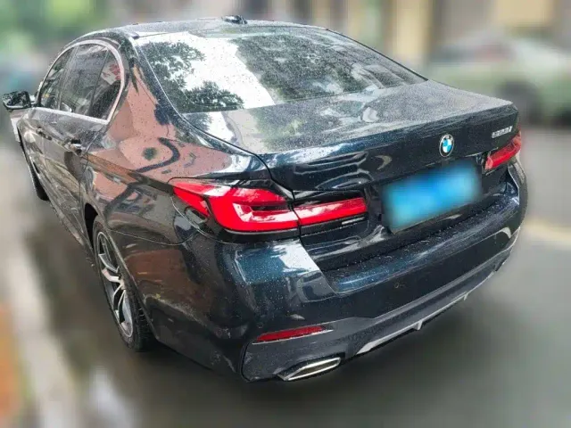 BMW 5 Series — Фото автомобиля 24