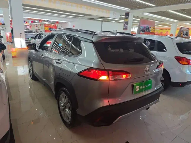 Toyota Corolla Cross — Фото автомобиля 4