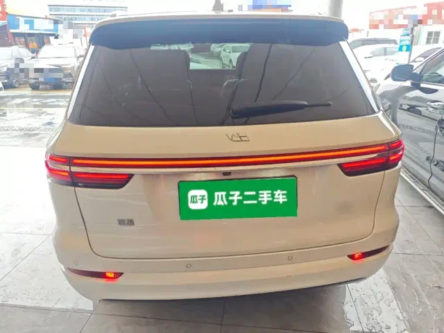 Li Auto Li ONE 2021 Extended Range 6-Seater — Фото автомобиля 5