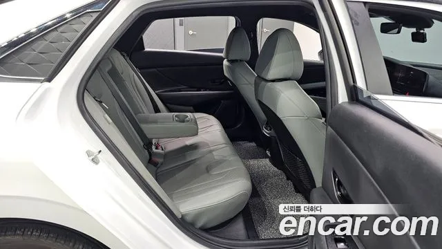 Hyundai AVANTE Новый Avante (CN7) — Фото автомобиля 10