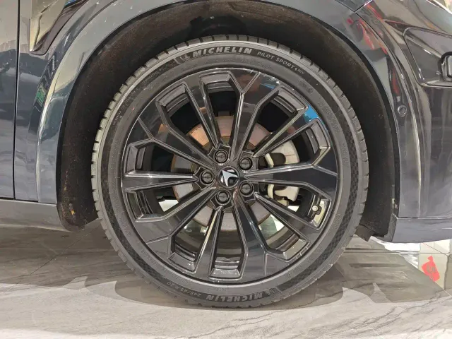 Arcfox Alpha S — Фото автомобиля 17