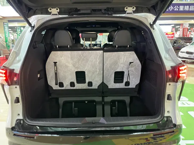Toyota Sienna — Фото автомобиля 11