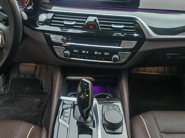 BMW 5 Series — Фото автомобиля 7